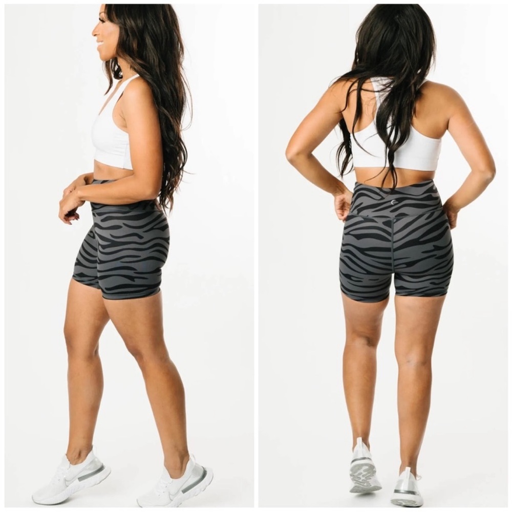 ZYIA Gray Safari Light n Tight Hustle Shorts 4"